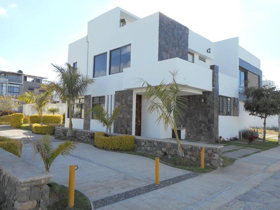 Hermosa Casa En Orilla Del Lago -Zona De Villedos- San Cristobal Zapotitlan Bagian luar foto
