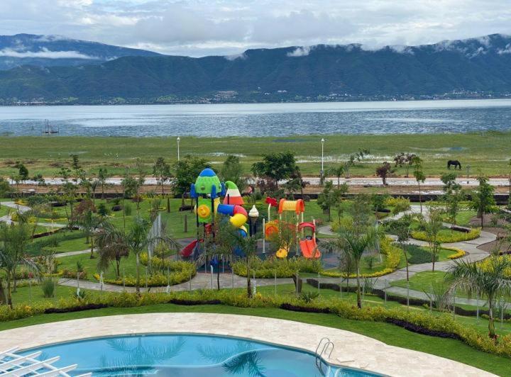 Hermosa Casa En Orilla Del Lago -Zona De Villedos- San Cristobal Zapotitlan Bagian luar foto